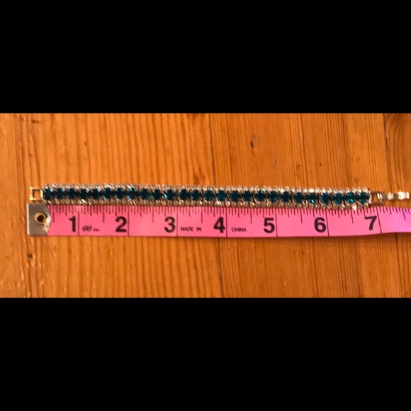 Beautiful Crystal Bracelet! - Picture 4 of 5